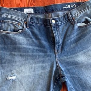 Gently worn GAP 1969 Sexy Boyfriend Jeans Size 32t